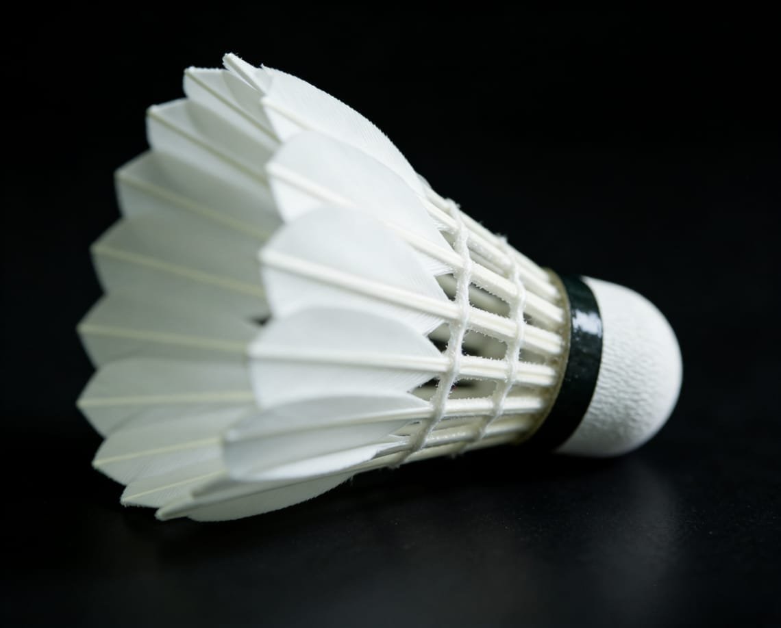 Yesporting badminton Feather Shuttlecock vs custom Yonex badminton Aerosensa alternative 02 03 05 06 20 30 50 60 styles at badmintonsupplier.com Made In China