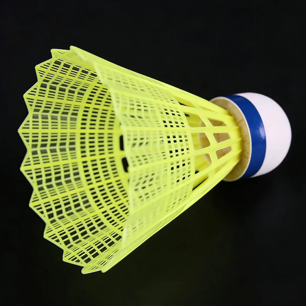 Yesporting badminton Nylon Shuttlecocks vs Custom Yonex Nylon Shuttlecocks alternative at badmintonsupplier.com from China